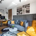 Апартаменты Park B18-z Dostepem Do Basenu, Sauny, Jacuzzi, Silowni