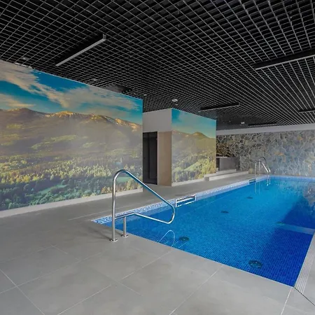 Park B18-z Dostepem Do Basenu, Sauny, Jacuzzi, Silowni