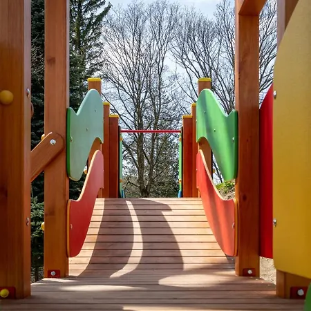 Park B18-z Dostepem Do Basenu, Sauny, Jacuzzi, Silowni 斯克拉斯卡波伦巴