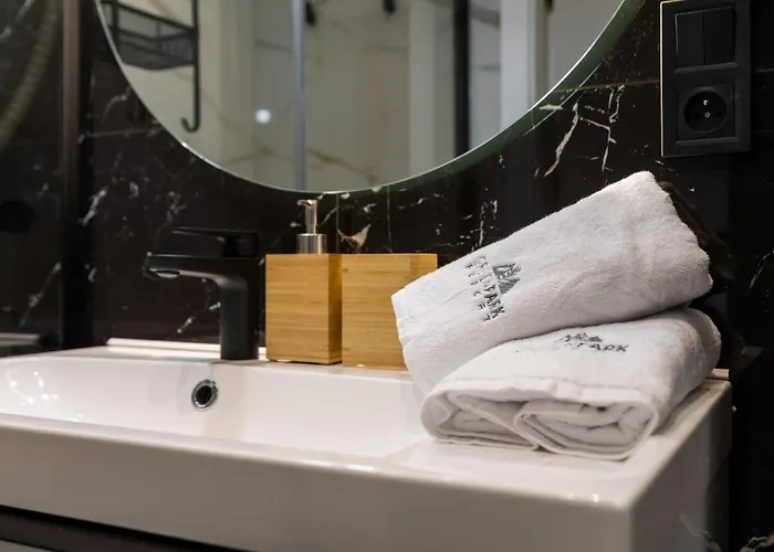 Park B18-z Dostepem Do Basenu, Sauny, Jacuzzi, Silowni *