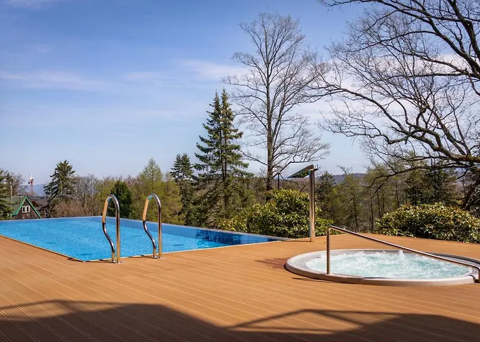 Park B18-z Dostepem Do Basenu, Sauny, Jacuzzi, Silowni 아파트 스클라르스카포렘바